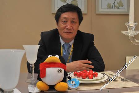 张鸿镇:是的. 腾讯家居:主要是看中广东家具展的什么攀势?